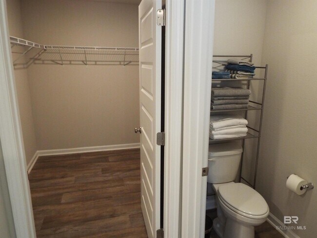 Building Photo - 23333 Shadowridge Dr
