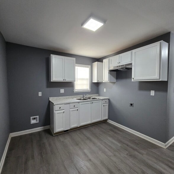 Building Photo - 253 Ingle Ave