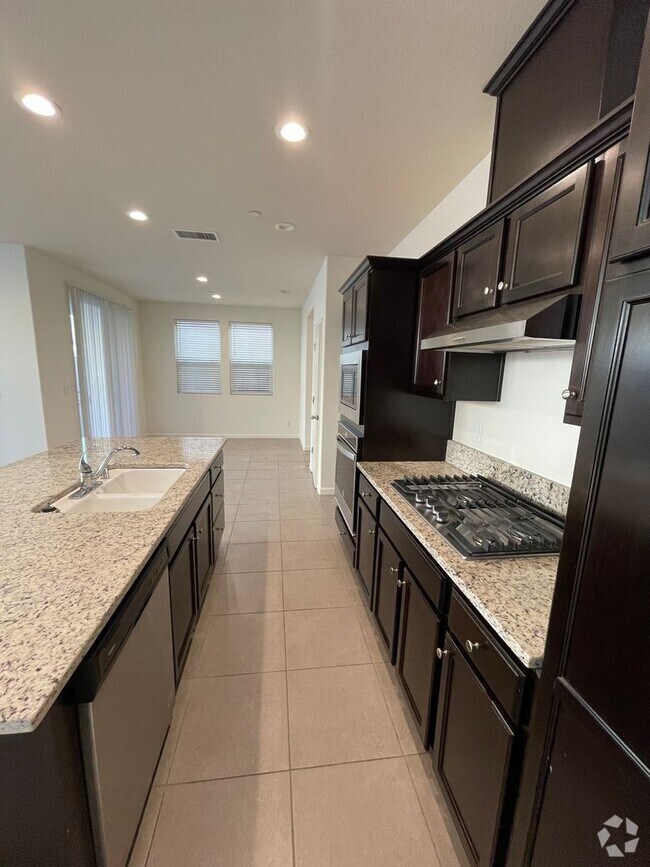 Building Photo - Summer Special $200 Off 1st Month Rent!!!