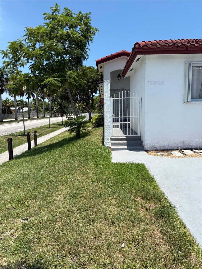 Building Photo - 20705 SW 81st Ct