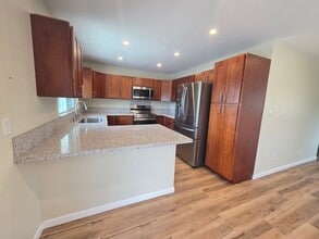 Building Photo - 1030 Kahili Pl