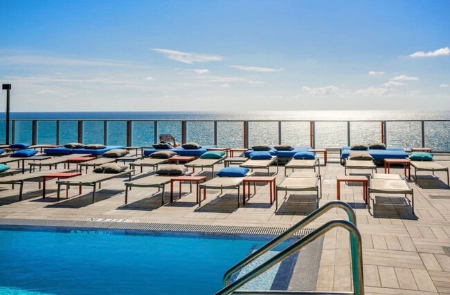 Building Photo - 4111 S Ocean Dr