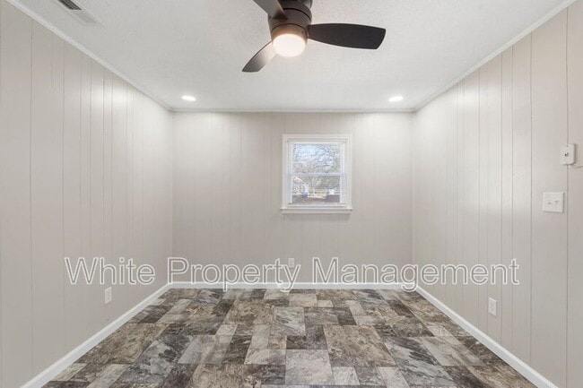 Building Photo - 911 Belinda St