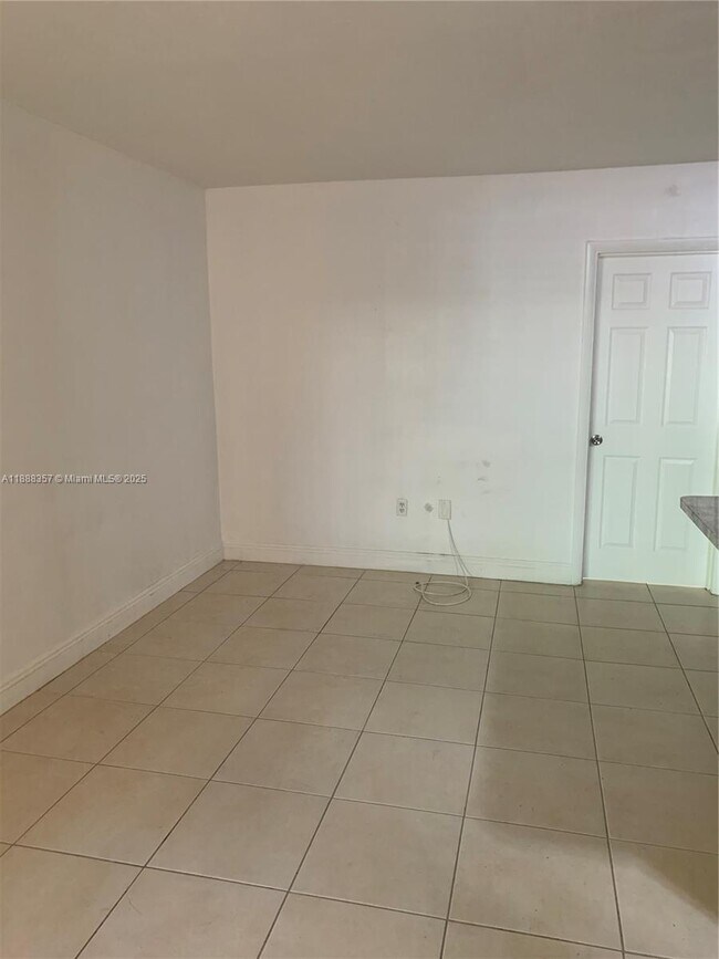 Building Photo - 7901 SW 64th Ave