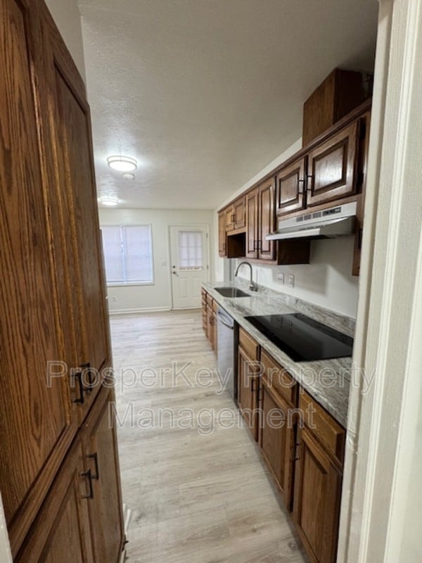 Building Photo - 3021 Emory St