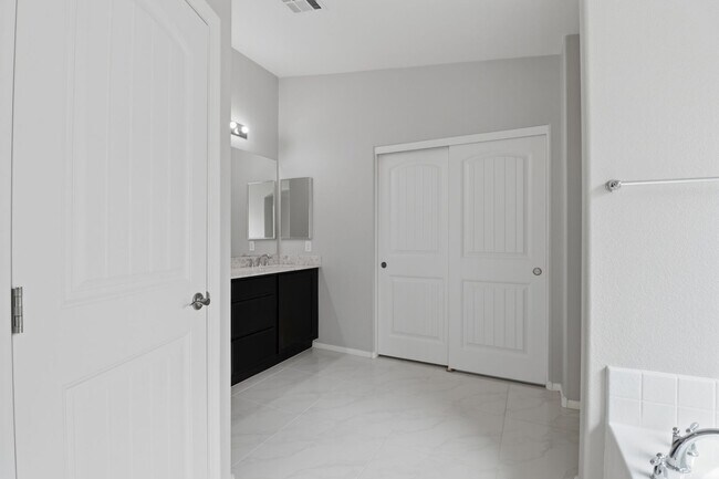 Building Photo - SW!!! Casita!!!! Single Story!!! 4 Bedrooms!!! Gated!!! End or Cut De Sac!!! Community green area...