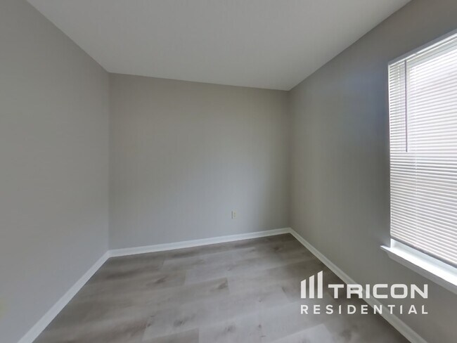 Building Photo - 17903 Captiva Way