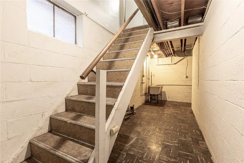 Building Photo - 2273 Pauline Ave