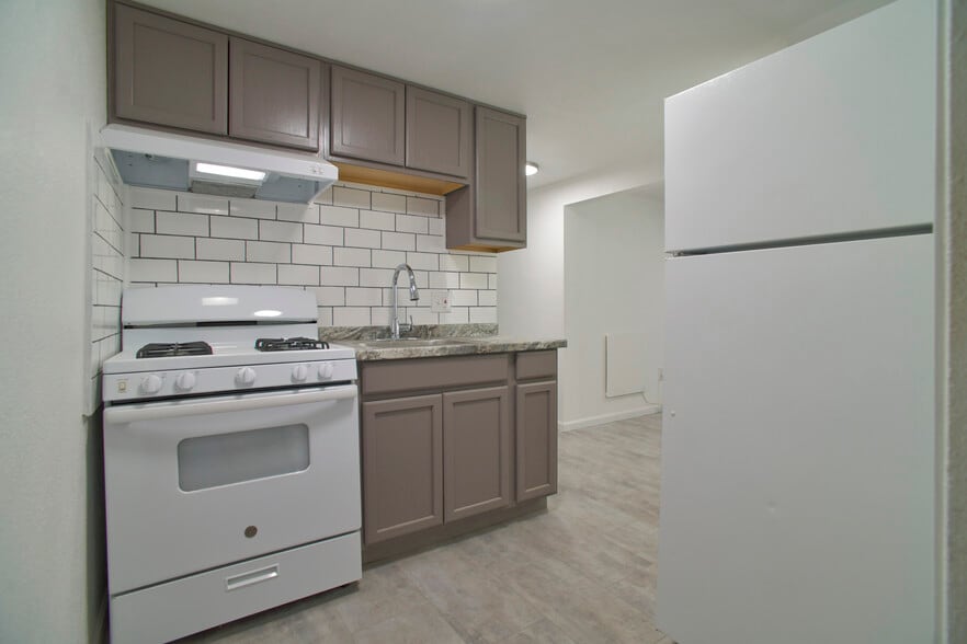 New Kitchen - 809 S Summit Ave