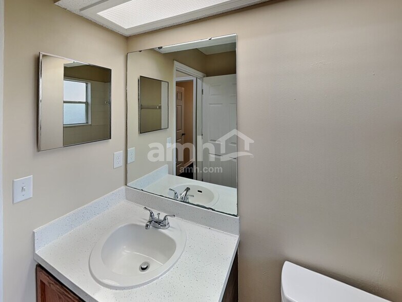 Building Photo - 3428 World Ct