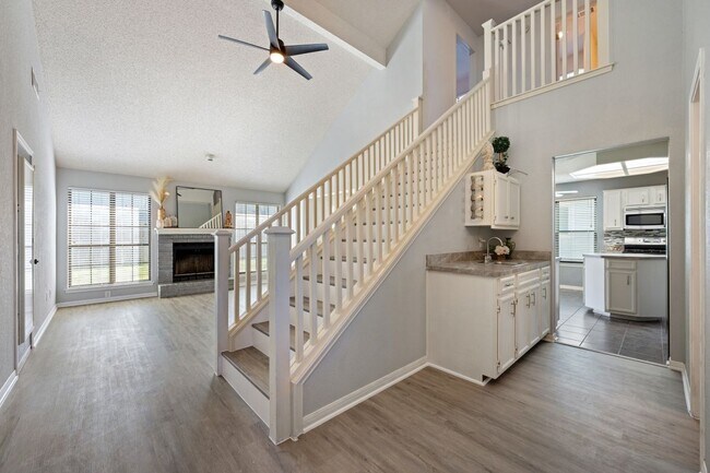 Building Photo - 2109 Boxwood Path