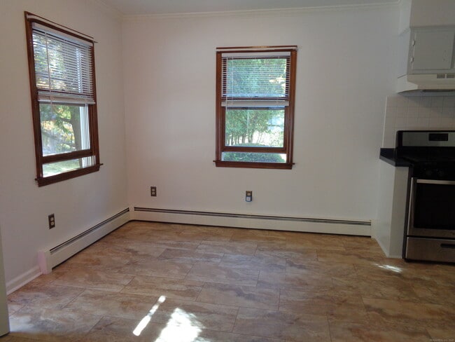 Building Photo - 44 Flat Rock Rd