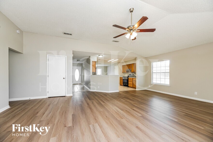 Building Photo - 12621 Ashmore Green Dr