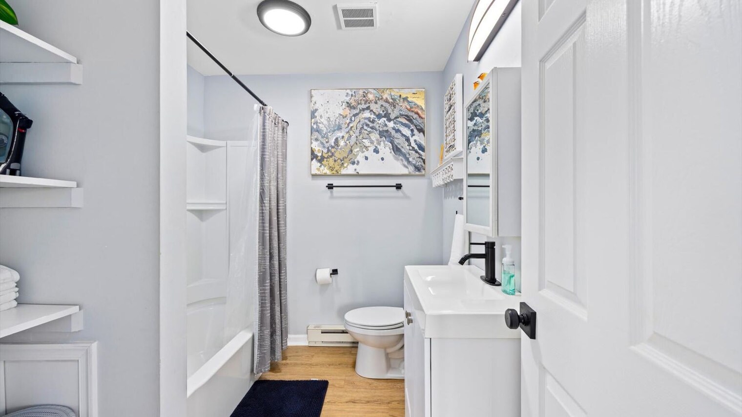 Building Photo - 714 West Ave