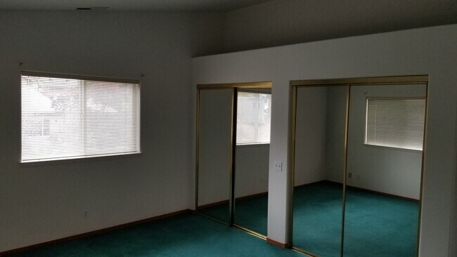 Building Photo - 131-1132-1134 Ogden Duplex, Bend