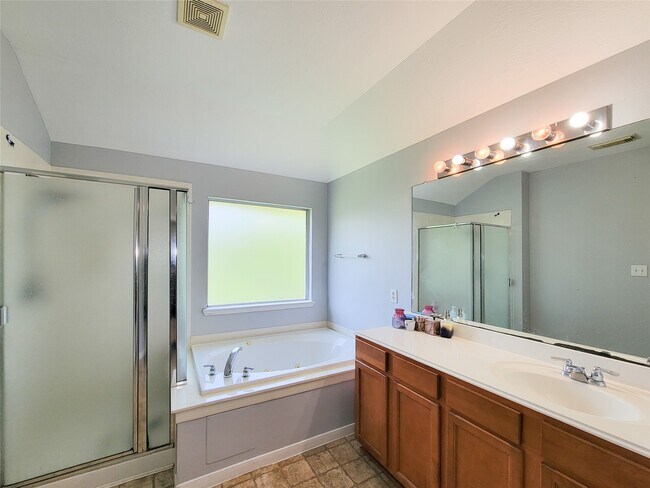 Building Photo - 7506 Boxwood Ridge Ln