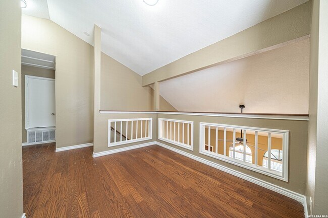 Building Photo - 821 Meadow Stone