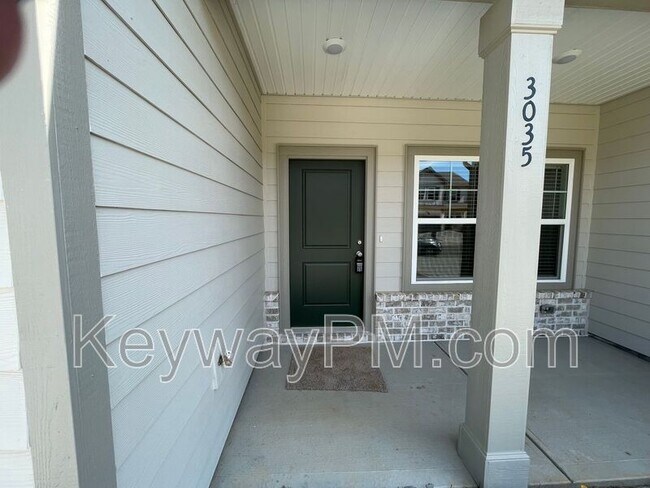 Building Photo - 3035 Venetian Dr