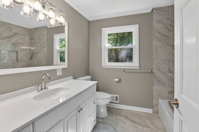 Building Photo - Modern Ranch Home - Excellent School District East Cobb