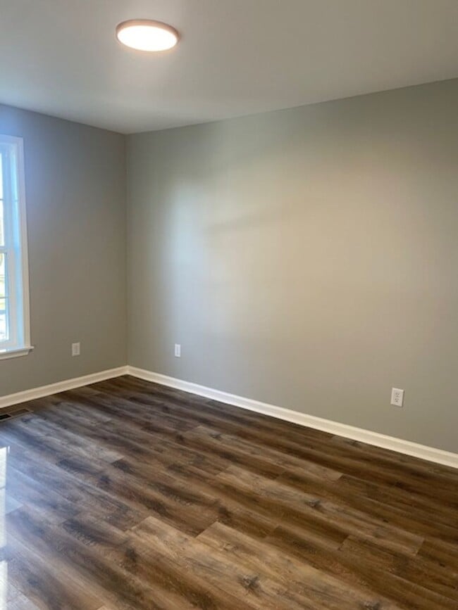 Building Photo - Renovated 3 Bedroom 1 Bath Home for Rent!!