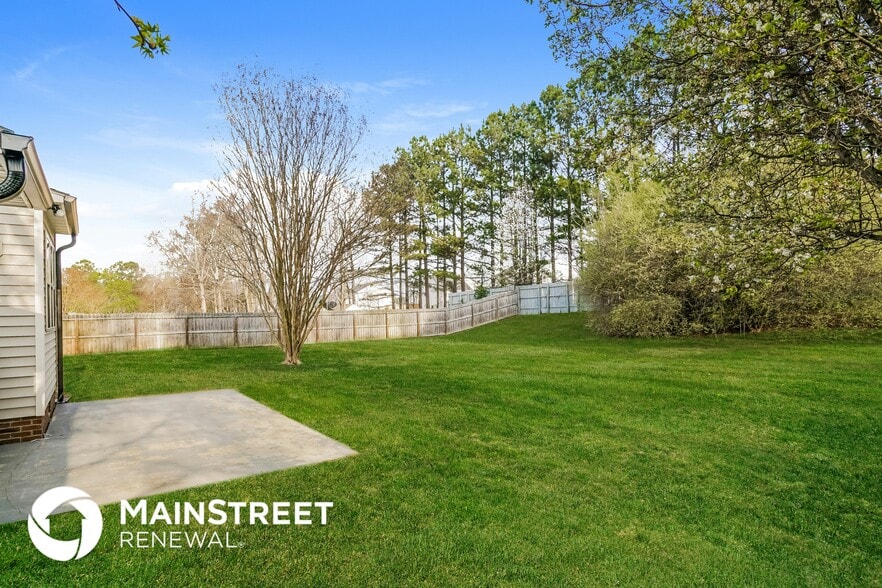 Building Photo - 160 Cedarhurst Ln