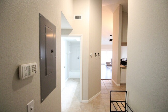 Building Photo - 9158 SW 51st Rd