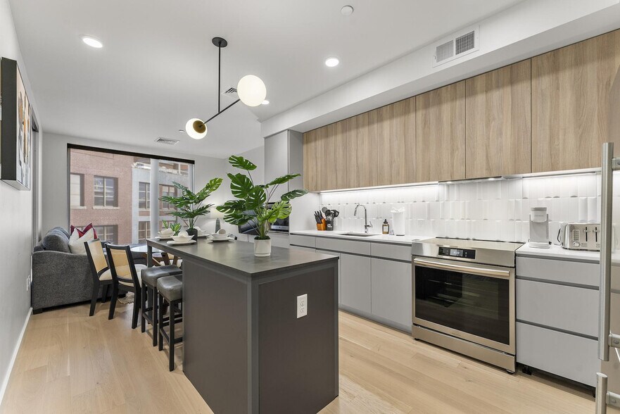 Building Photo - 35 West 2nd Street-SI ID1240284P