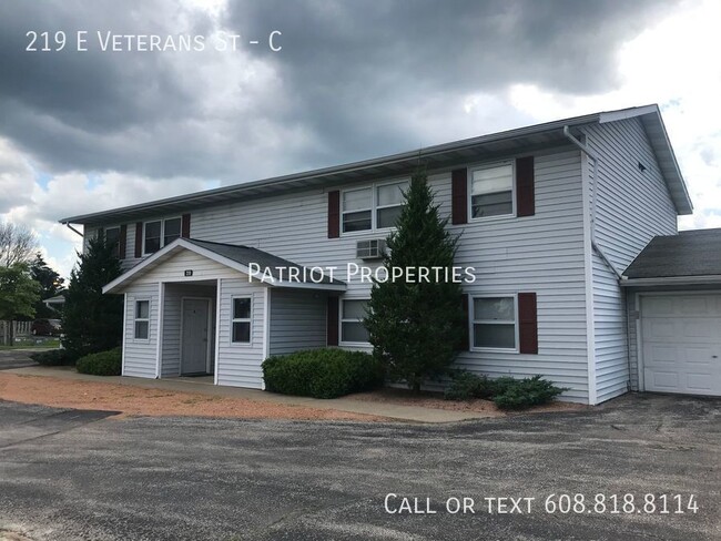 Building Photo - 219 E Veterans St