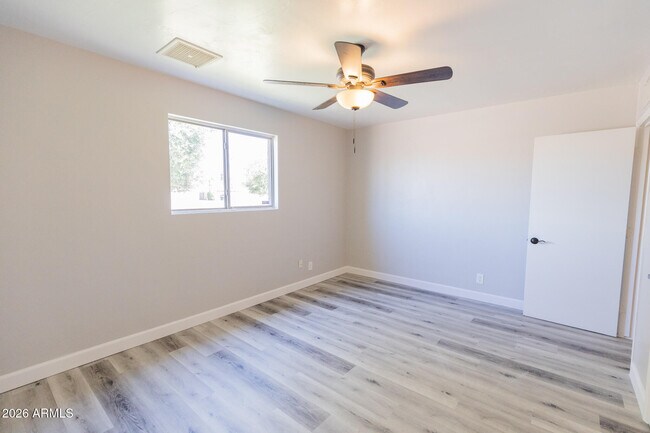 Building Photo - 1305 W Romo Jones St