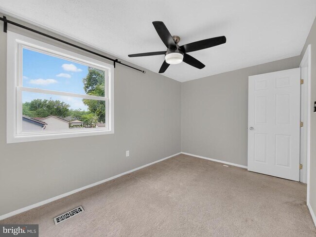 Building Photo - 7648 Fairbanks Ct