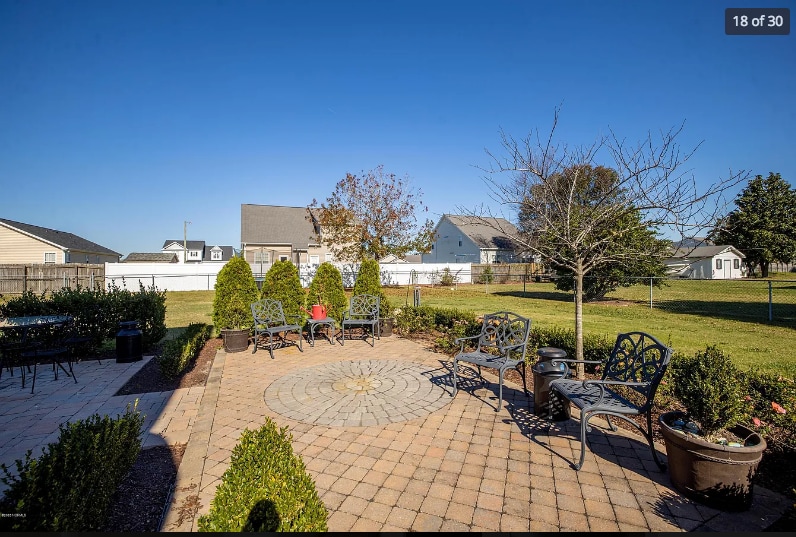 Building Photo - 966 Teakwood Dr