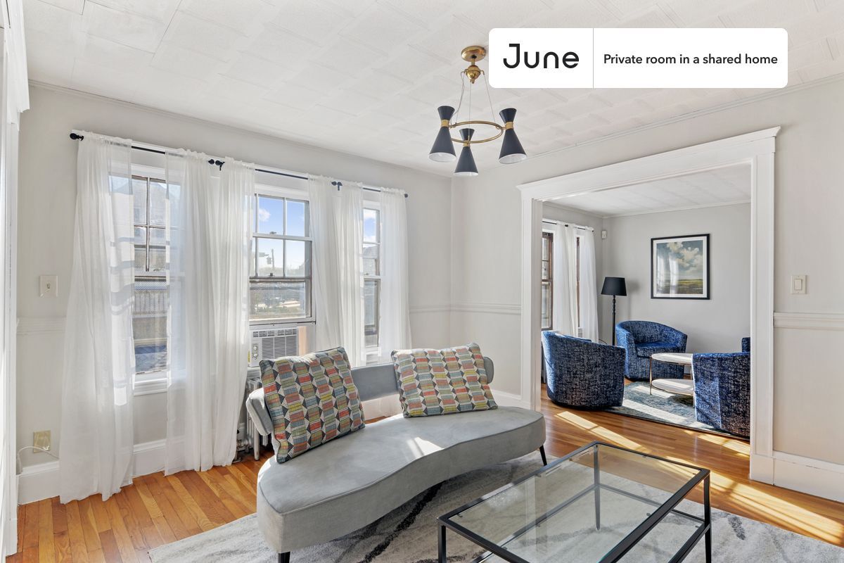 Building Photo - Room in Shared 6 bed/2 bath home