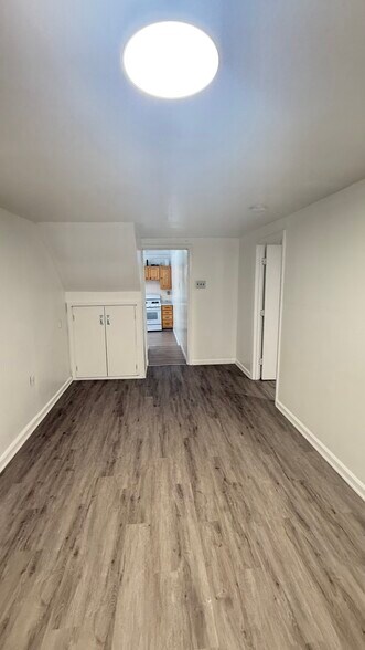 Building Photo - 9129 Newkirk Ave