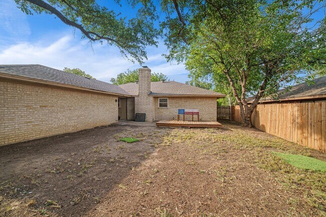 Building Photo - 1608 San Antone Ln