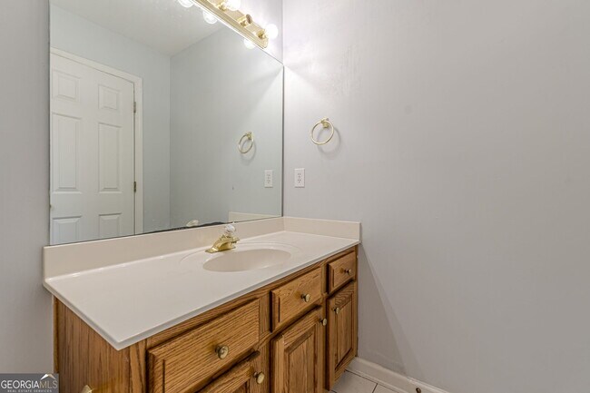 Building Photo - 203 Prestwick Way N