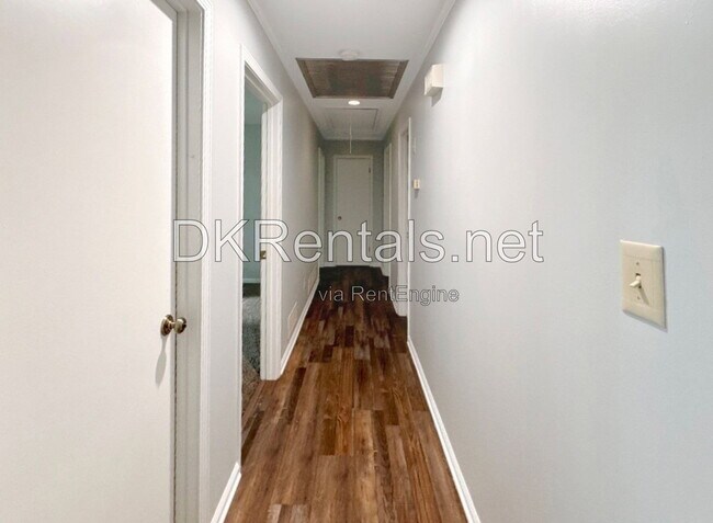Building Photo - 1580 Bainbridge Ln
