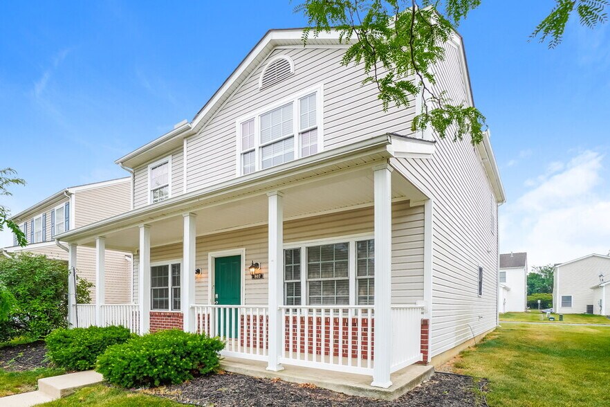 Building Photo - 807 Summerville Dr
