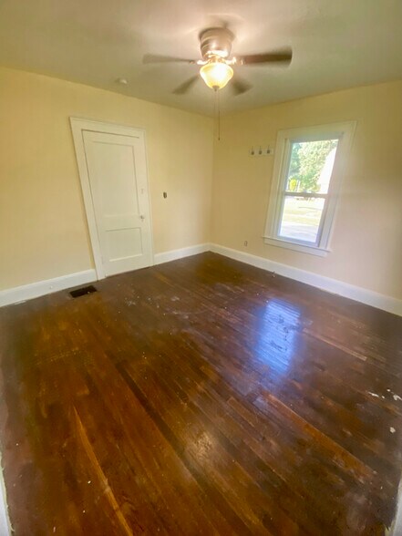 Building Photo - 1138 Kohler Ave