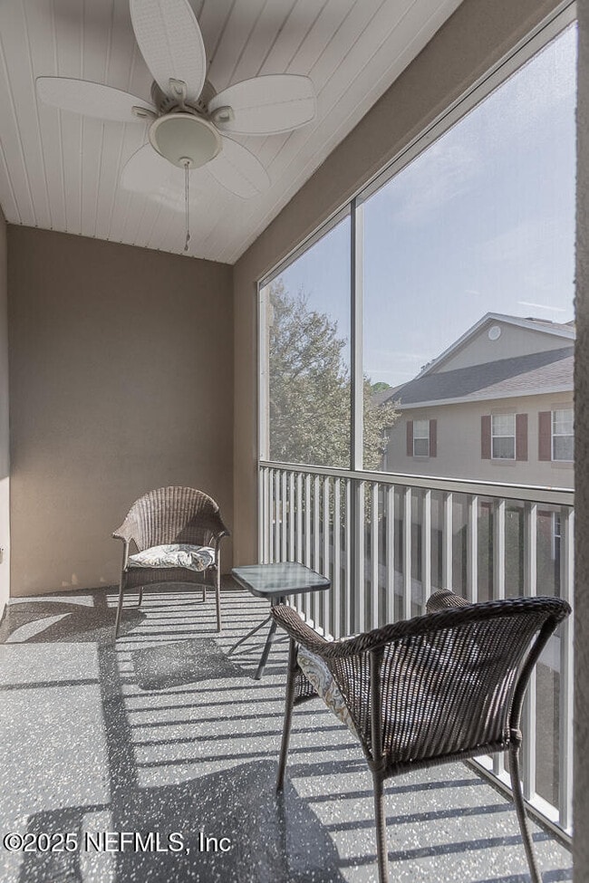 Building Photo - 3892 Summer Grove Way N