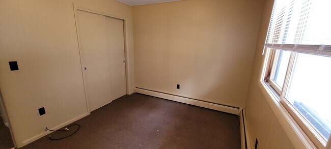 Building Photo - 1072 Lassie Ln SW