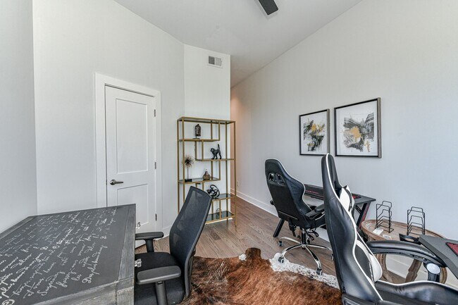 Building Photo - 1072 Kenilworth Ave