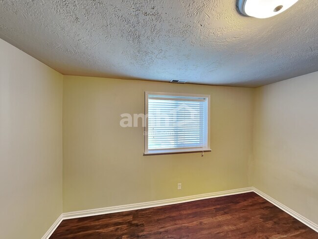 Building Photo - 2049 S Fremont Crest Ave W