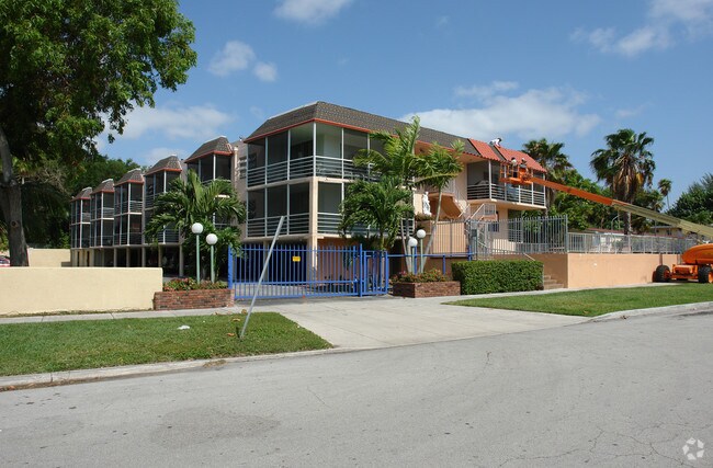 3880 NE 6th Avenue - Mare Azur Design District