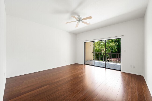 Building Photo - 800 Hudson Ave