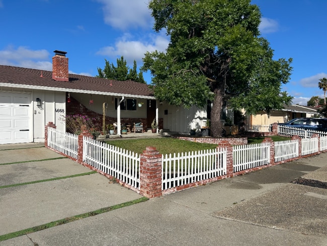 Primary Photo - 4668 Springwood Way