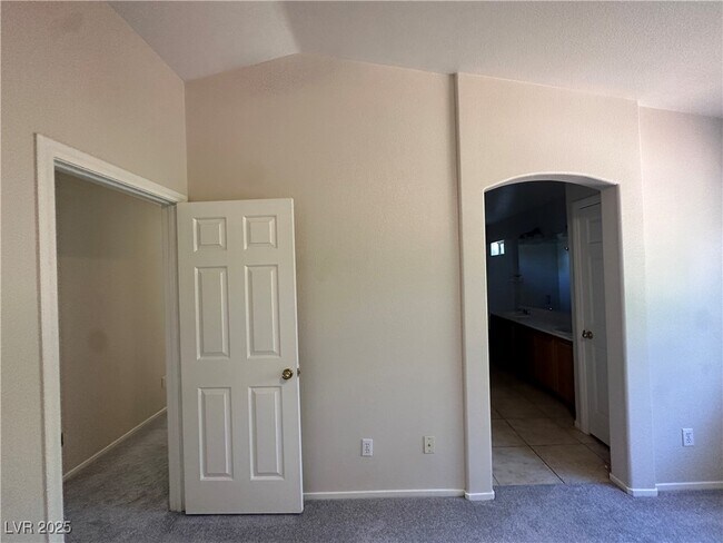 Building Photo - 1575 Comfort Hills St