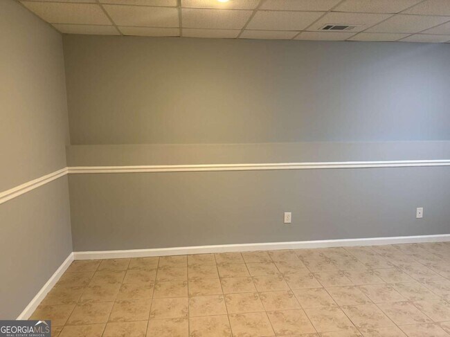 Building Photo - 5045 Bayberry Ct