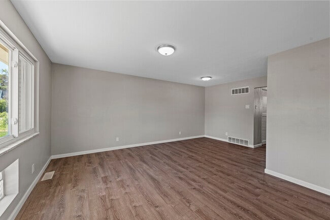 Building Photo - 3892 Brittany Cir