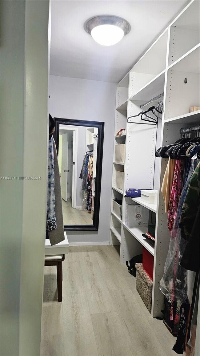 Building Photo - 16446 NE 27th Pl