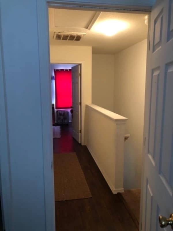 Building Photo - 431 Lake Park Way